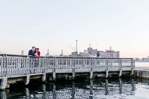 Fells Point Waterfront Engagement || Kirsten Smith Photography || Charm City Wed || www.charmcitywed.com