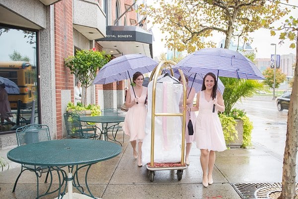 Winter AVAM Wedding || Leah Rhianne Photography || Charm City Wed || www.charmcitywed.com Winter AVAM Wedding || Leah Rhianne Photography || Charm City Wed || www.charmcitywed.com