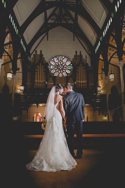 Winter AVAM Wedding || Leah Rhianne Photography || Charm City Wed || www.charmcitywed.com