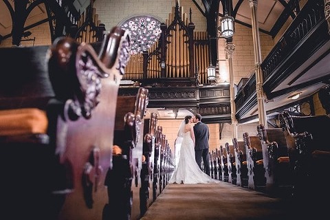 Winter AVAM Wedding || Leah Rhianne Photography || Charm City Wed || www.charmcitywed.com