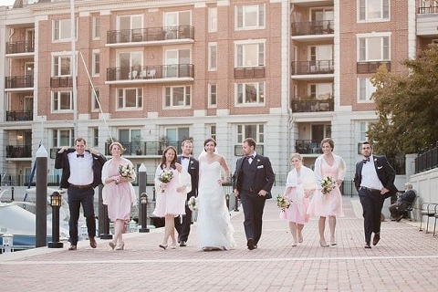 Winter AVAM Wedding || Leah Rhianne Photography || Charm City Wed || www.charmcitywed.com