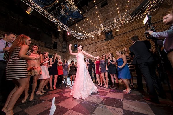 Winter AVAM Wedding || Leah Rhianne Photography || Charm City Wed || www.charmcitywed.com Winter AVAM Wedding || Leah Rhianne Photography || Charm City Wed || www.charmcitywed.com