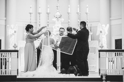 Baltimore Basilica + Belvedere Wedding || Love Life Images || Charm City Wed || www.charmcitywed.com