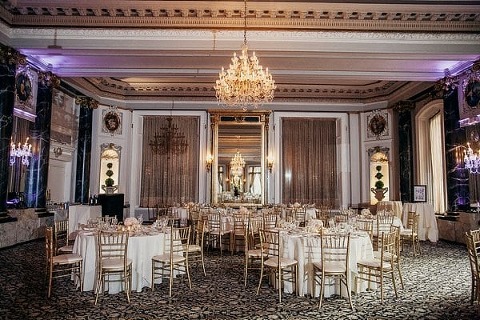 Baltimore Basilica + Belvedere Wedding || Love Life Images || Charm City Wed || www.charmcitywed.com