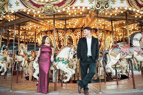 Elegant Carousel Engagement Session || Joy Michelle Photography || Charm City Wed || www.charmcitywed.com