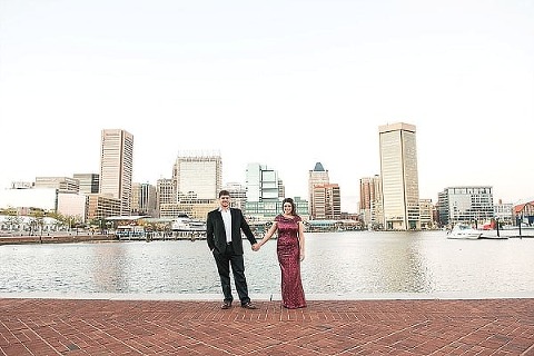 Elegant Carousel Engagement Session || Joy Michelle Photography || Charm City Wed || www.charmcitywed.com