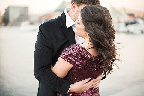 Elegant Carousel Engagement Session || Joy Michelle Photography || Charm City Wed || www.charmcitywed.com