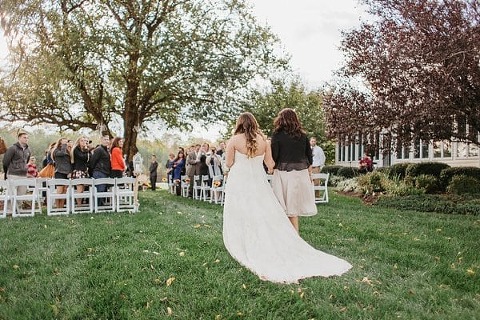 Flora Corner Farm Wedding || L.A. Birdie Photography || Charm City Wed || www.charmcitywed.com