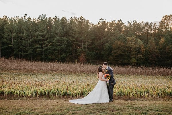 Flora Corner Farm Wedding || L.A. Birdie Photography || Charm City Wed || www.charmcitywed.com