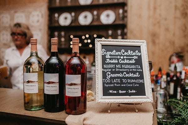 Flora Corner Farm Wedding || L.A. Birdie Photography || Charm City Wed || www.charmcitywed.com