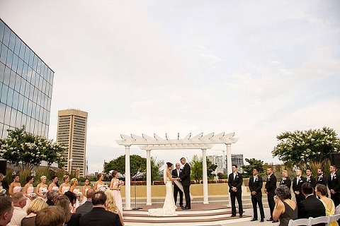Baltimore Hyatt Regency Wedding || Kathleen Hertel Photography || Charm City Wed || www.charmcitywed.com