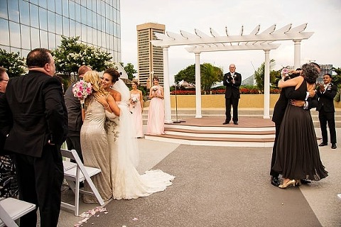 Baltimore Hyatt Regency Wedding || Kathleen Hertel Photography || Charm City Wed || www.charmcitywed.com
