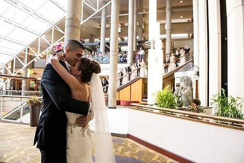 Baltimore Hyatt Regency Wedding || Kathleen Hertel Photography || Charm City Wed || www.charmcitywed.com