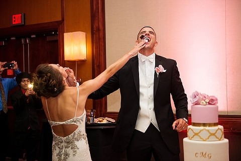 Baltimore Hyatt Regency Wedding || Kathleen Hertel Photography || Charm City Wed || www.charmcitywed.com