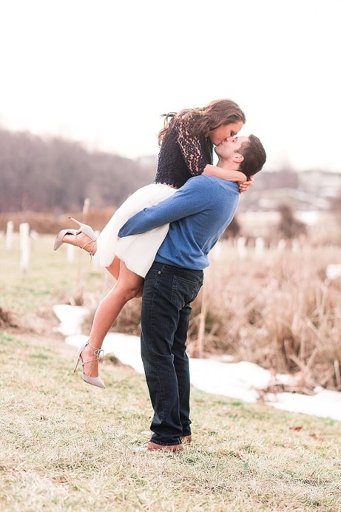 Rustic Glam Engagement Session || Brooke Tyson Photography || Charm City Wed || www.charmcitywed.com