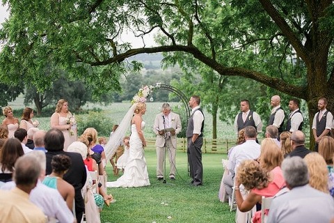 Walkers Overlook Wedding || Leah Rhianne Photography || Charm City Wed || www.charmcitywed.com