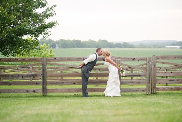 Walkers Overlook Wedding || Leah Rhianne Photography || Charm City Wed || www.charmcitywed.com