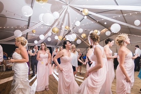 Walkers Overlook Wedding || Leah Rhianne Photography || Charm City Wed || www.charmcitywed.com