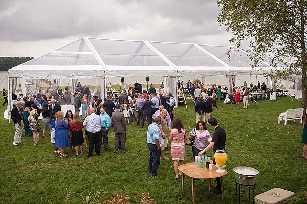 Backyard Waterfront Wedding || Mike B Photography || Charm City Wed || www.charmcitywed.com