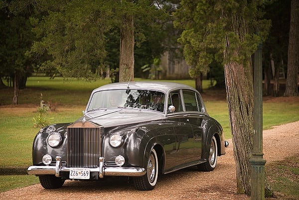 Backyard Waterfront Wedding || Mike B Photography || Charm City Wed || www.charmcitywed.com