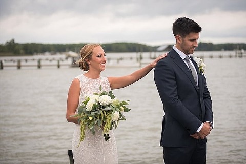 Backyard Waterfront Wedding || Mike B Photography || Charm City Wed || www.charmcitywed.com