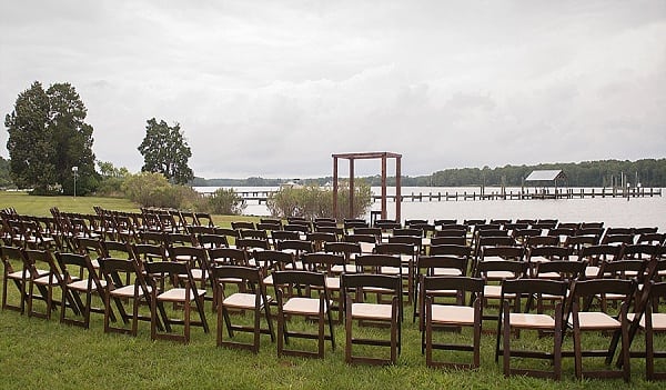 Backyard Waterfront Wedding || Mike B Photography || Charm City Wed || www.charmcitywed.com