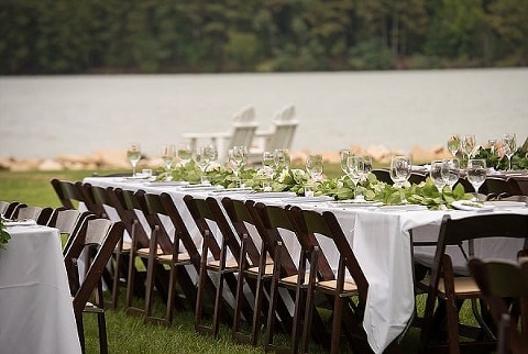 Backyard Waterfront Wedding || Mike B Photography || Charm City Wed || www.charmcitywed.com