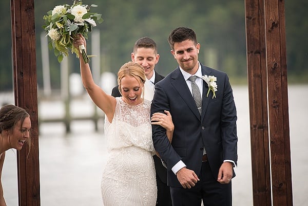 Backyard Waterfront Wedding || Mike B Photography || Charm City Wed || www.charmcitywed.com