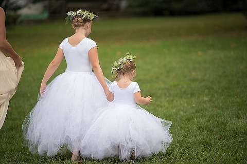 Backyard Waterfront Wedding || Mike B Photography || Charm City Wed || www.charmcitywed.com