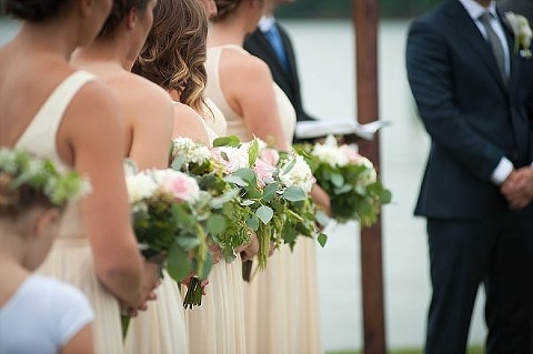 Backyard Waterfront Wedding || Mike B Photography || Charm City Wed || www.charmcitywed.com