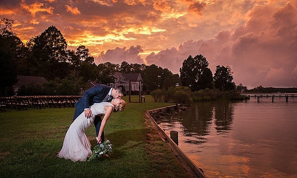 Backyard Waterfront Wedding || Mike B Photography || Charm City Wed || www.charmcitywed.com