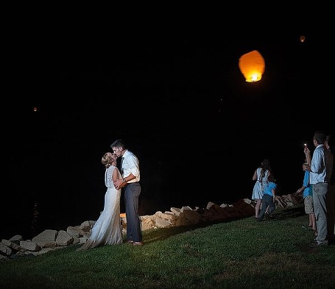 Backyard Waterfront Wedding || Mike B Photography || Charm City Wed || www.charmcitywed.com