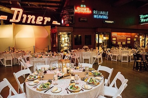 Baltimore Museum of Industry Wedding || Bradley Images Photography || Charm City Wed || www.charmcitywed.com