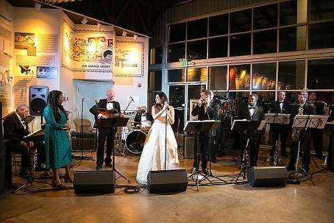 Baltimore Museum of Industry Wedding || Bradley Images Photography || Charm City Wed || www.charmcitywed.com