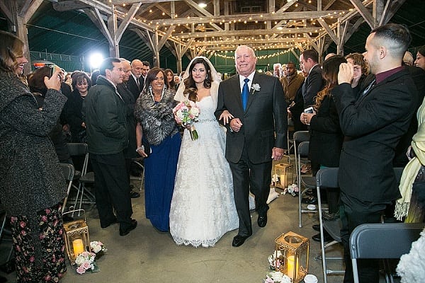 Baltimore Museum of Industry Wedding || Bradley Images Photography || Charm City Wed || www.charmcitywed.com