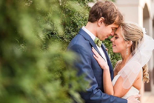 Classic Waterfront Tabrizis Wedding || Lauren Nievod Photography || Charm City Wed || www.charmcitywed.com