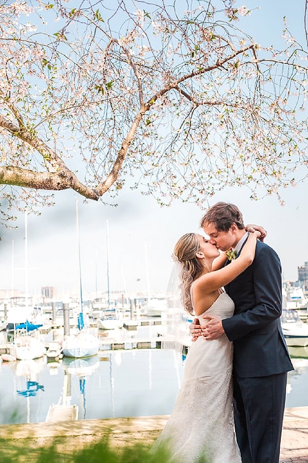 Classic Waterfront Tabrizis Wedding || Lauren Nievod Photography || Charm City Wed || www.charmcitywed.com