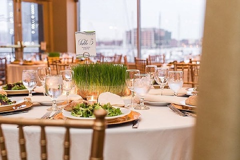 Classic Waterfront Tabrizis Wedding || Lauren Nievod Photography || Charm City Wed || www.charmcitywed.com