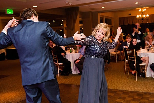 Classic Waterfront Tabrizis Wedding || Lauren Nievod Photography || Charm City Wed || www.charmcitywed.com