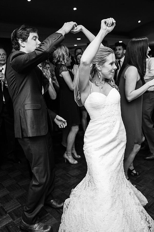 Classic Waterfront Tabrizis Wedding || Lauren Nievod Photography || Charm City Wed || www.charmcitywed.com