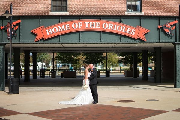 Camden Yards Wedding || Brooke Tyson Photography || Charm City Wed || www.charmcitywed.com