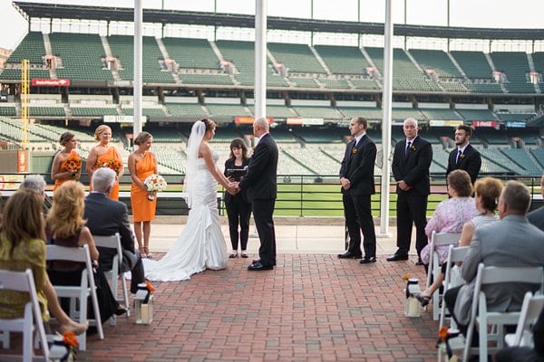 Camden Yards Wedding || Brooke Tyson Photography || Charm City Wed || www.charmcitywed.com