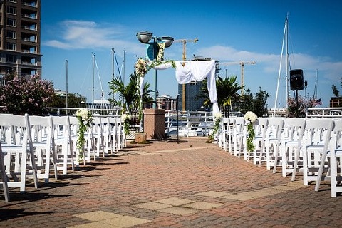 Wedding at Tabrizi's || Photos from the Harty || Charm City Wed || www.charmcitywed.com