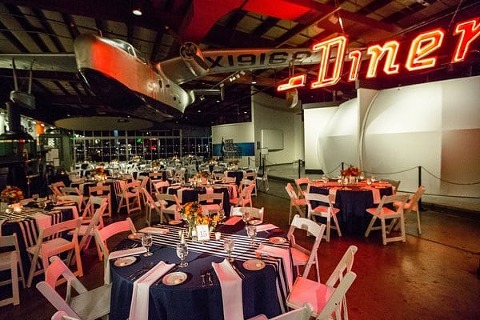 Baltimore Museum of Industry Fall Wedding || Pete Redel Photography || Charm City Wed || www.charmcitywed.com