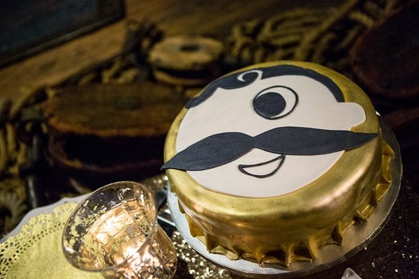 Baltimore Museum of Industry Fall Wedding || Pete Redel Photography || Charm City Wed || www.charmcitywed.com Baltimore Museum of Industry Fall Wedding || Pete Redel Photography || Charm City Wed || www.charmcitywed.com