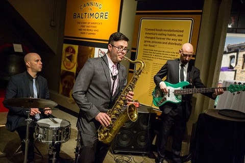Baltimore Museum of Industry Fall Wedding || Pete Redel Photography || Charm City Wed || www.charmcitywed.com