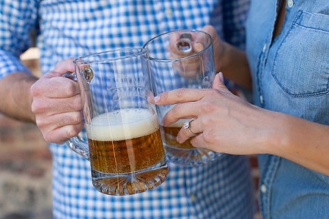 Fells Point Engagement Session || Laura’s Focus Photography || Charm City Wed || www.charmcitywed.com