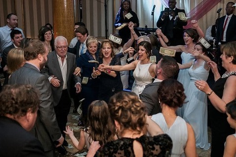 Inn at the Colonnade Wedding || Manda Weaver Photography || Charm City Wed || www.charmcitywed.com