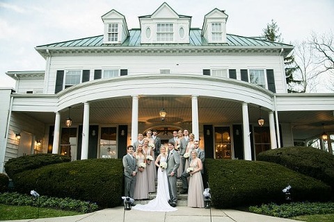 Mansion at Valley Country Club Wedding || Living Radiant Photography || Charm City Wed || www.charmcitywed.com