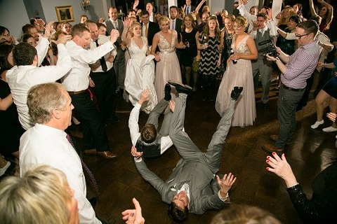 Mansion at Valley Country Club Wedding || Living Radiant Photography || Charm City Wed || www.charmcitywed.com